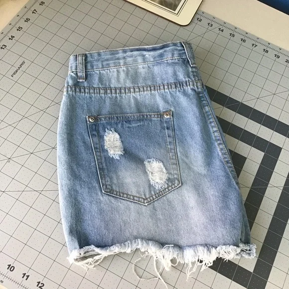 Distressed Jean Shorts NWT - Picture 9 of 9